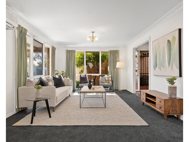 2/13 Rowan Street, Croydon VIC 3136