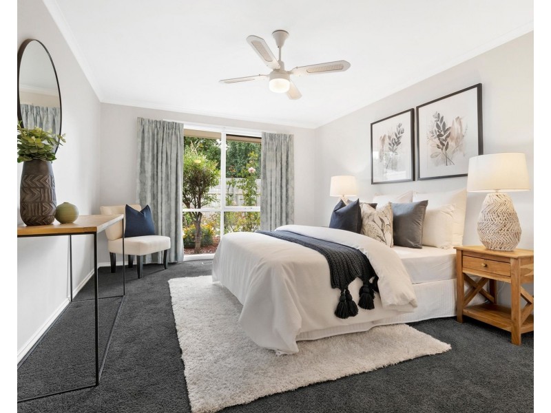 2/13 Rowan Street, Croydon VIC 3136