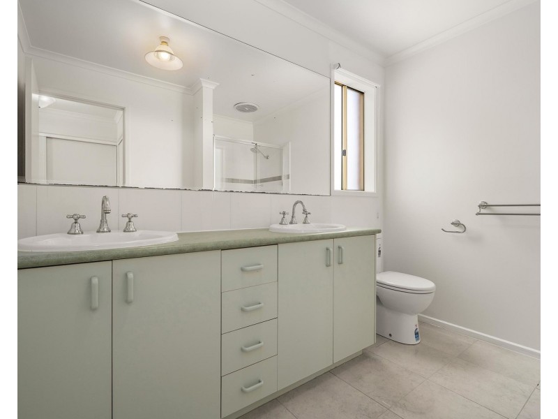 8 Eyton Close, Chirnside Park VIC 3116