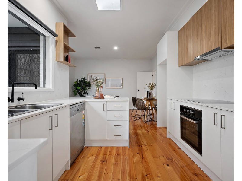 24 Marlow Street, Mooroolbark VIC 3138