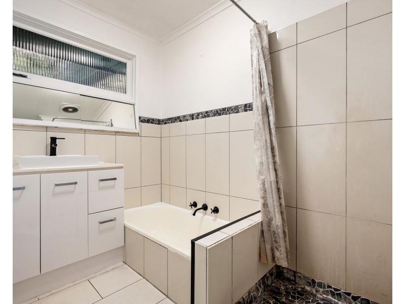 82 Dryden Concourse, Mooroolbark VIC 3138