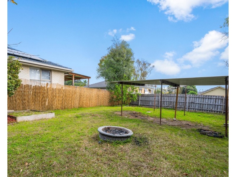 82 Dryden Concourse, Mooroolbark VIC 3138