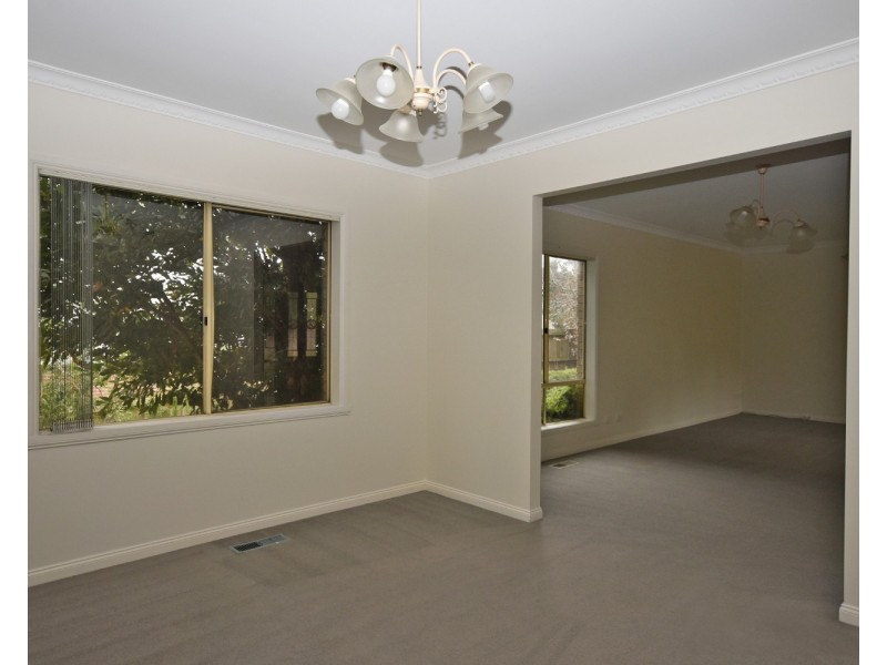 3 Tony Place, Mooroolbark VIC 3138