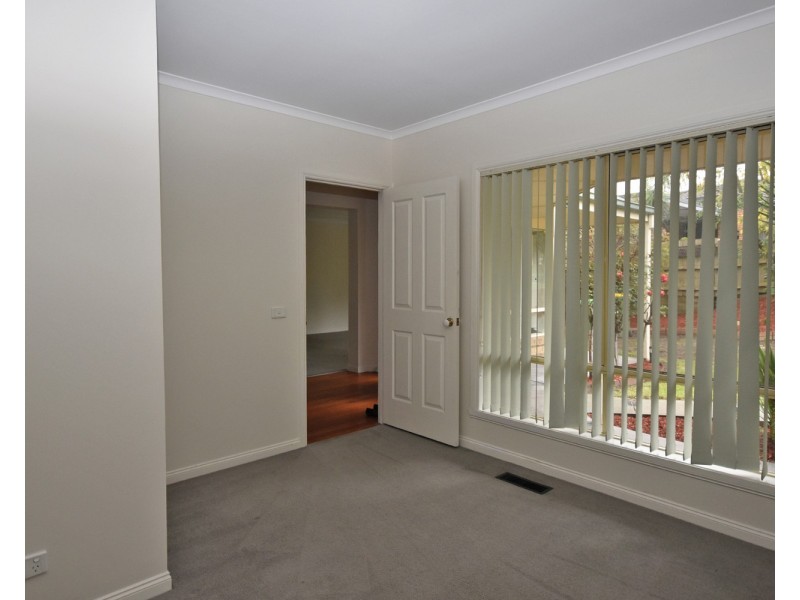 3 Tony Place, Mooroolbark VIC 3138