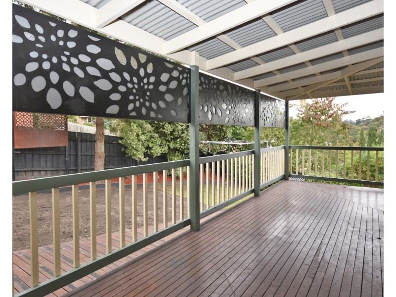 3 Tony Place, Mooroolbark VIC 3138