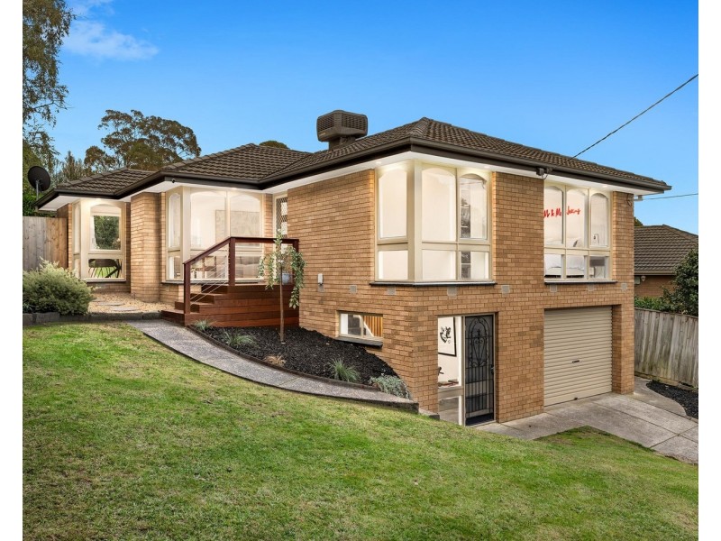 27 Selina Avenue, Mooroolbark VIC 3138