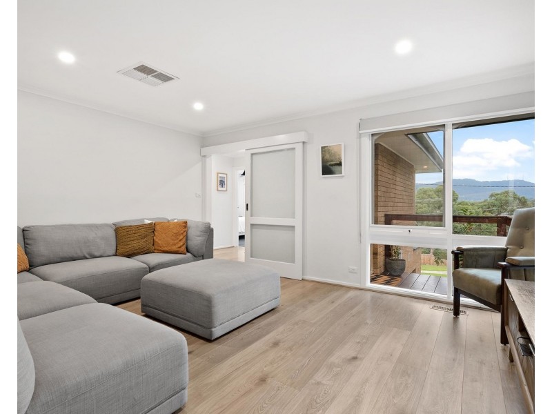 27 Selina Avenue, Mooroolbark VIC 3138