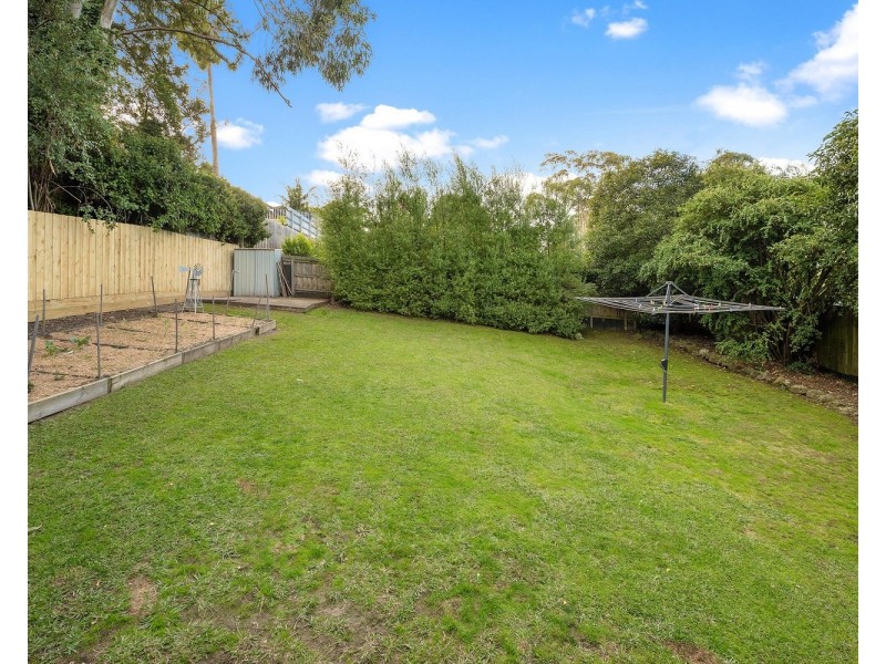 27 Selina Avenue, Mooroolbark VIC 3138