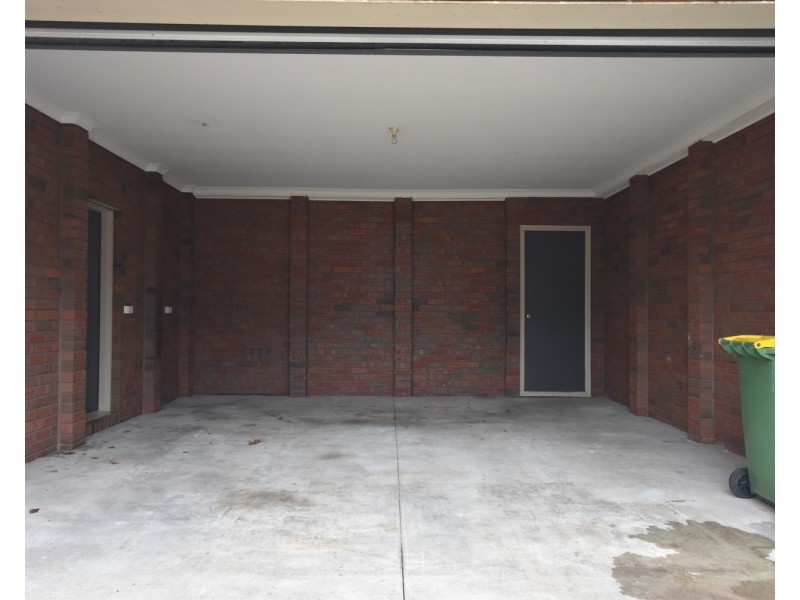 4 Saxon Drive, Mooroolbark VIC 3138