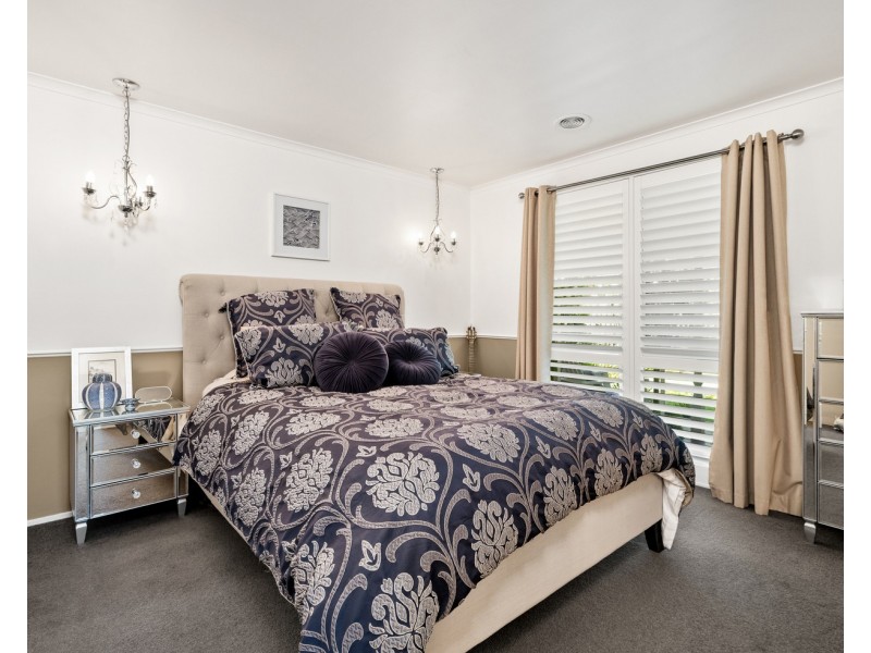 5 Glenbrook Close, Mooroolbark VIC 3138