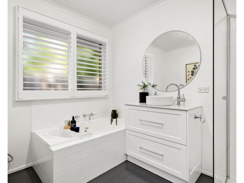 5 Glenbrook Close, Mooroolbark VIC 3138