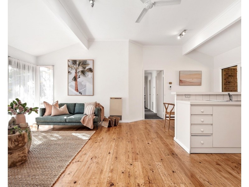 143 Landscape Drive, Mooroolbark VIC 3138