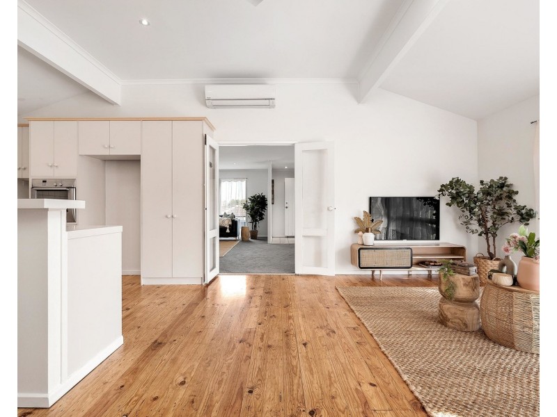 143 Landscape Drive, Mooroolbark VIC 3138