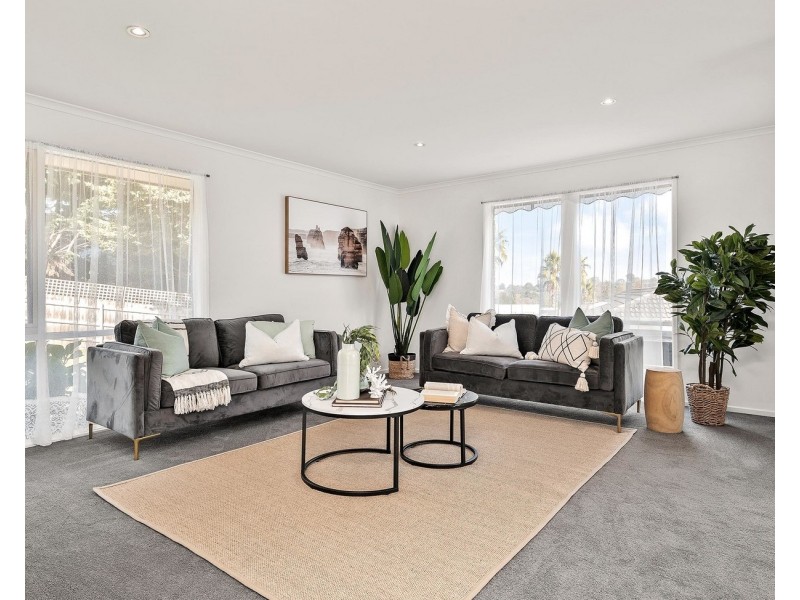 143 Landscape Drive, Mooroolbark VIC 3138