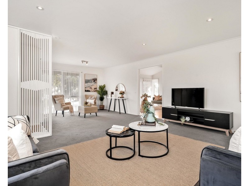 143 Landscape Drive, Mooroolbark VIC 3138