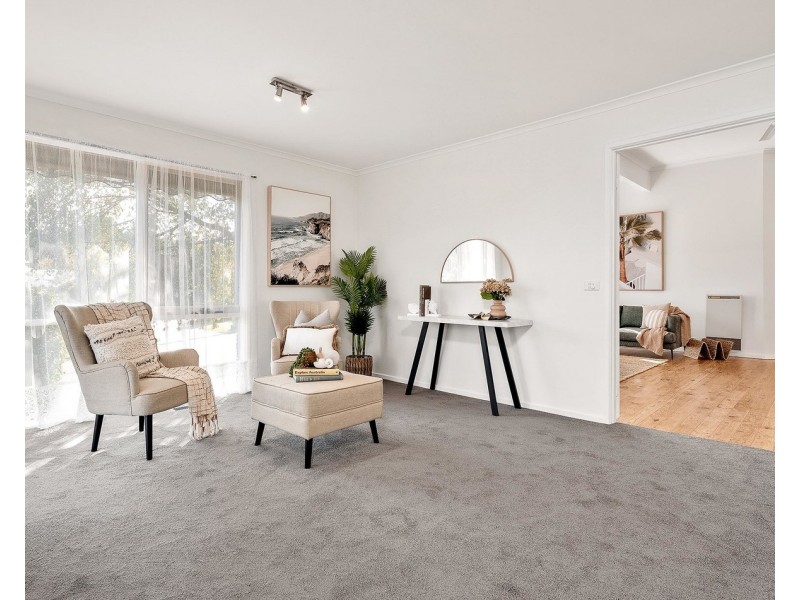 143 Landscape Drive, Mooroolbark VIC 3138