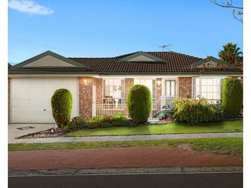 27 Blue Ridge Drive, Mooroolbark VIC 3138