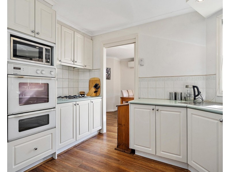 27 Blue Ridge Drive, Mooroolbark VIC 3138