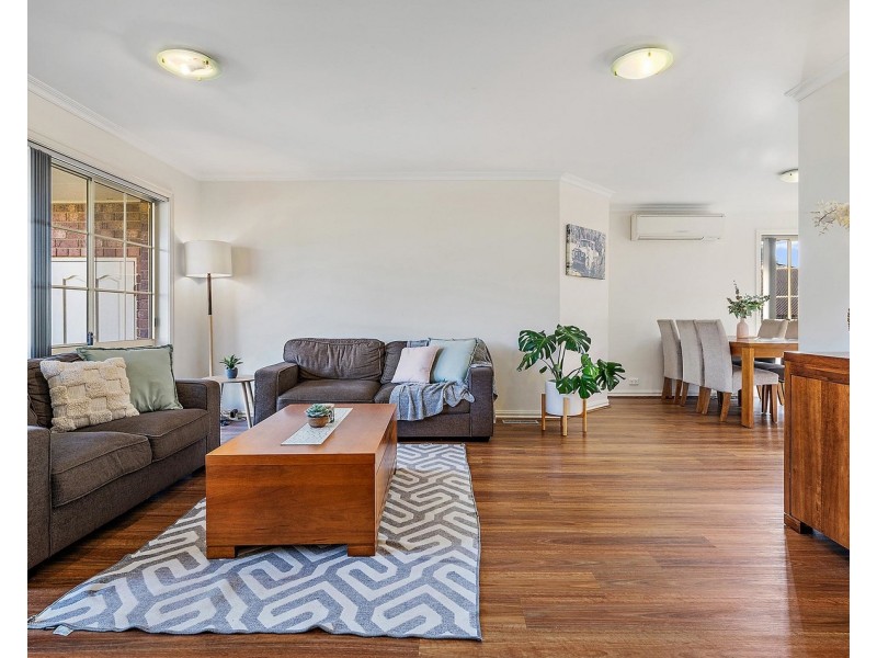 27 Blue Ridge Drive, Mooroolbark VIC 3138