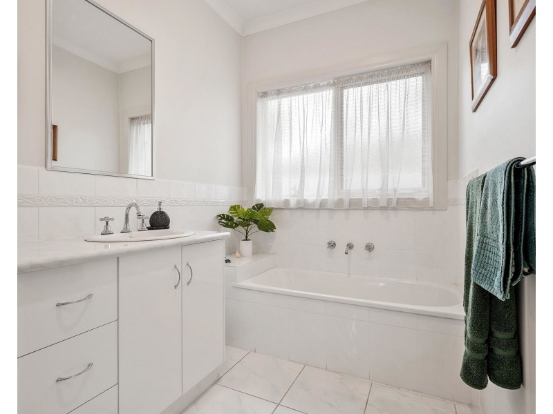 1/130 Liverpool Road, Kilsyth VIC 3137