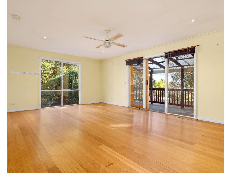 26 Savanna Drive, Mooroolbark VIC 3138
