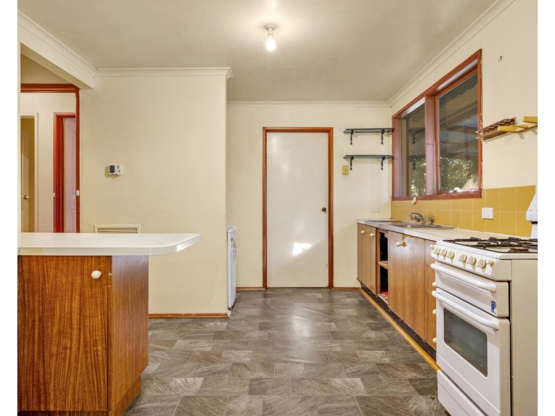 26 Savanna Drive, Mooroolbark VIC 3138