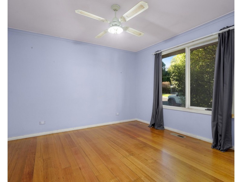 26 Savanna Drive, Mooroolbark VIC 3138