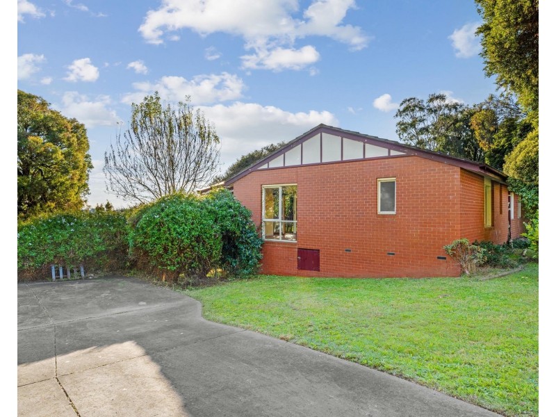 26 Savanna Drive, Mooroolbark VIC 3138