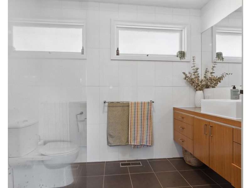 6 Wordsworth Street, Mooroolbark VIC 3138