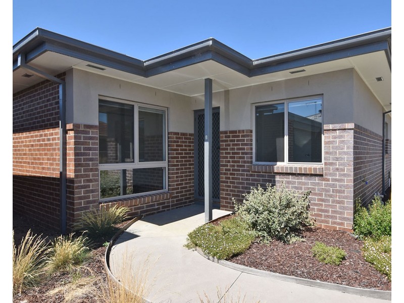 2 Reska Place, Mooroolbark VIC 3138