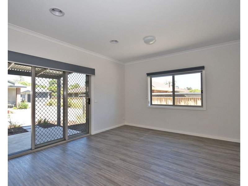 2 Reska Place, Mooroolbark VIC 3138