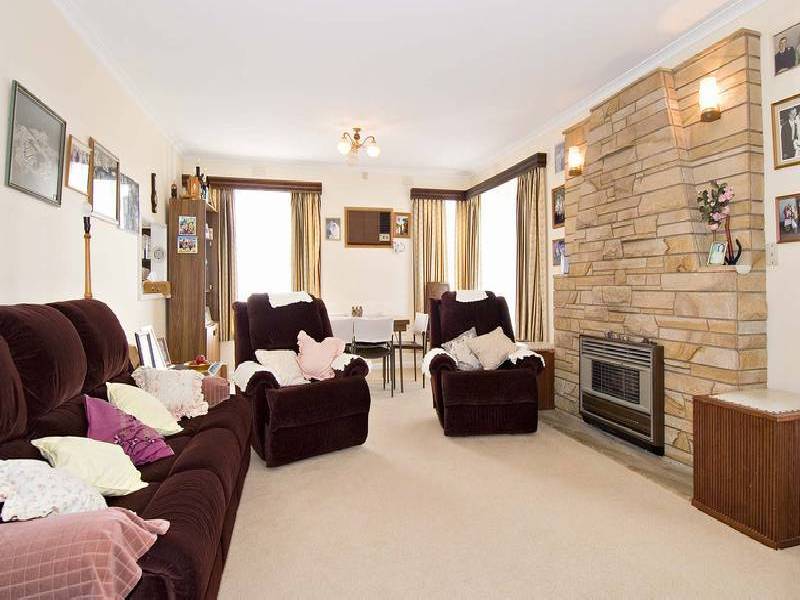 42 Felix Grove, Mooroolbark VIC 3138