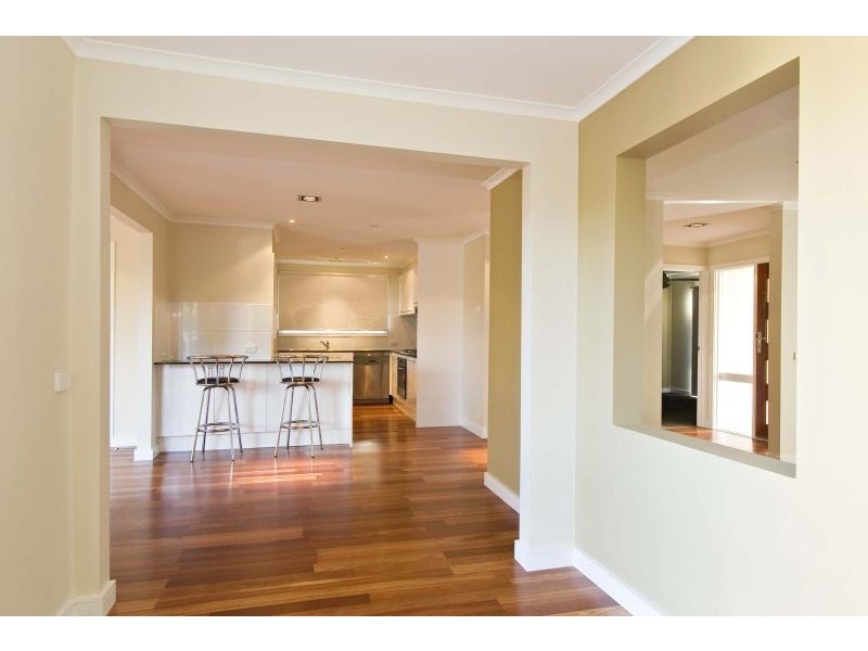 30 Autumn Grove, Mooroolbark VIC 3138
