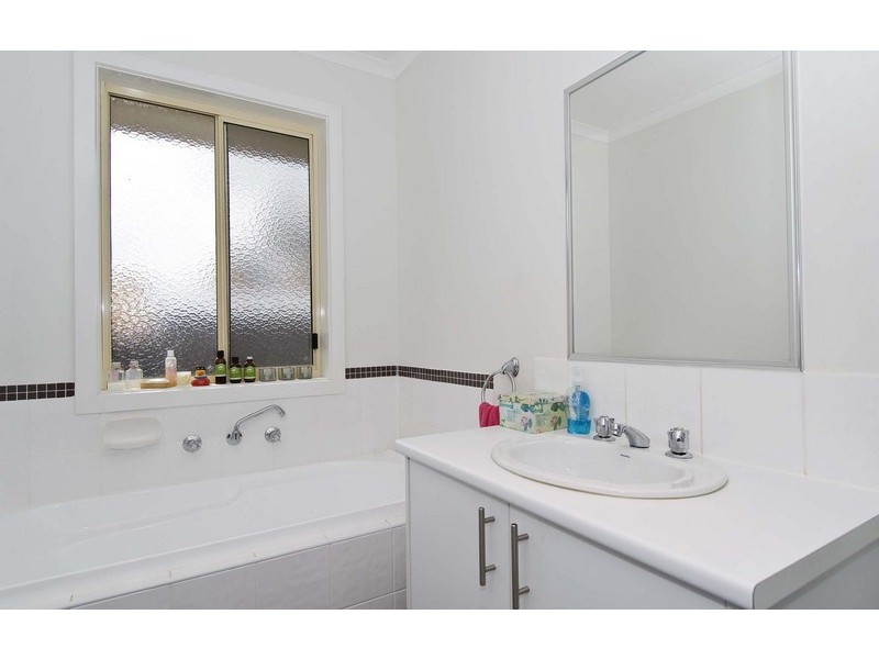 16a Wimbledon Court, Mooroolbark VIC 3138