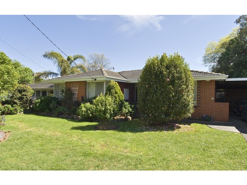 11 Hillview Drive, Kilsyth VIC 3137