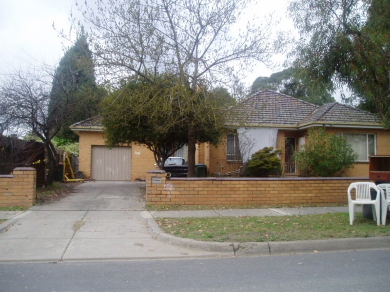 9 Parrs Road, Croydon VIC 3136