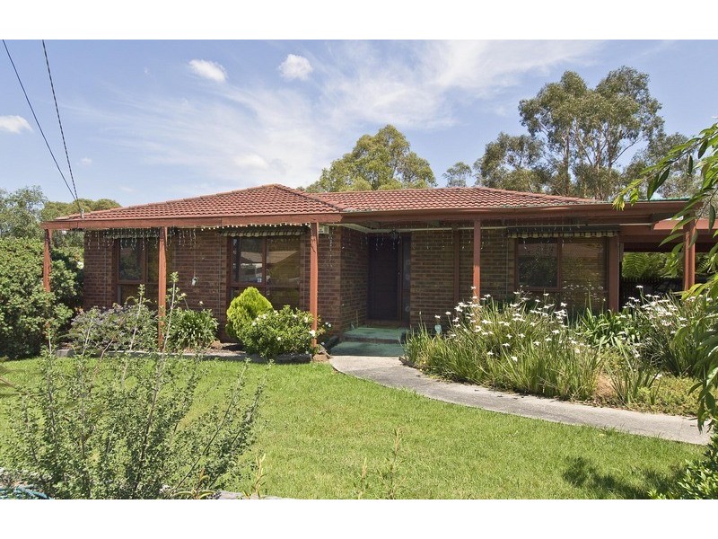 44 Barker Drive, Mooroolbark VIC 3138