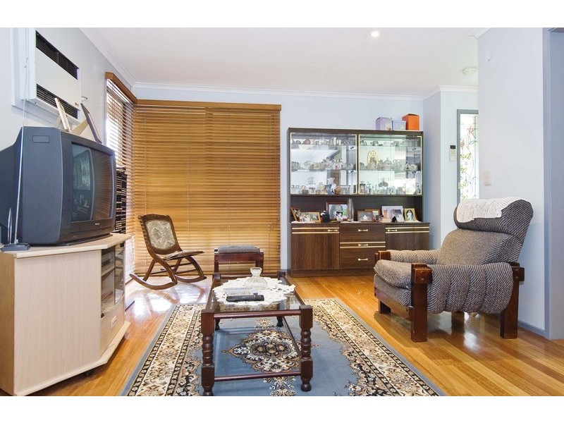 44 Barker Drive, Mooroolbark VIC 3138