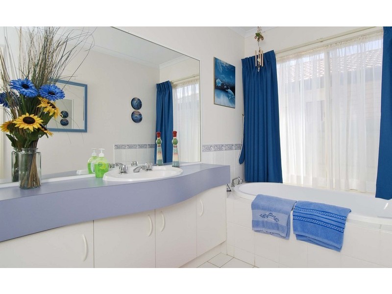 73 Nimblefoot Way, Lilydale VIC 3140