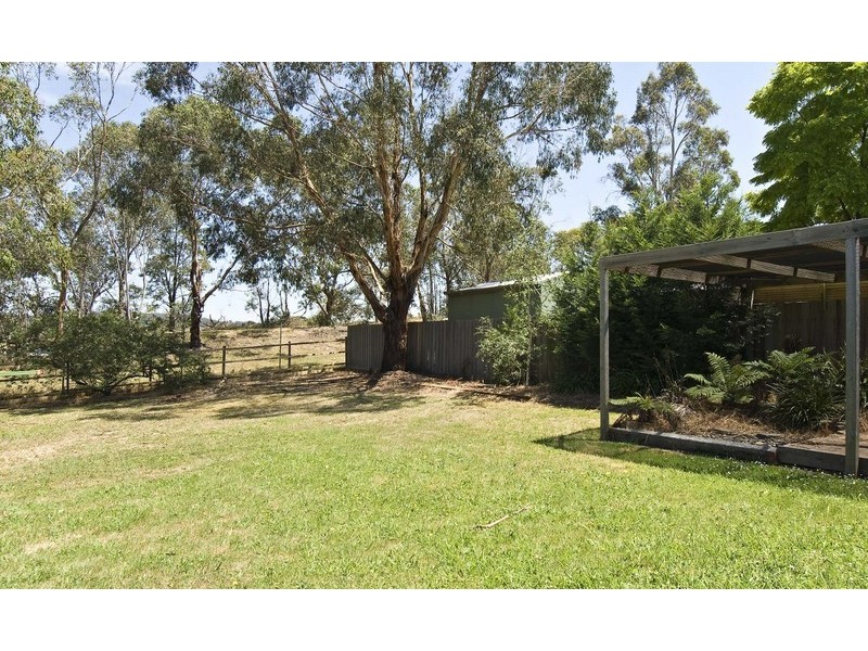 44 Barker Drive, Mooroolbark VIC 3138
