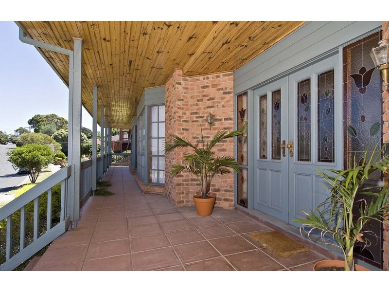 86 Woodville Road, Mooroolbark VIC 3138