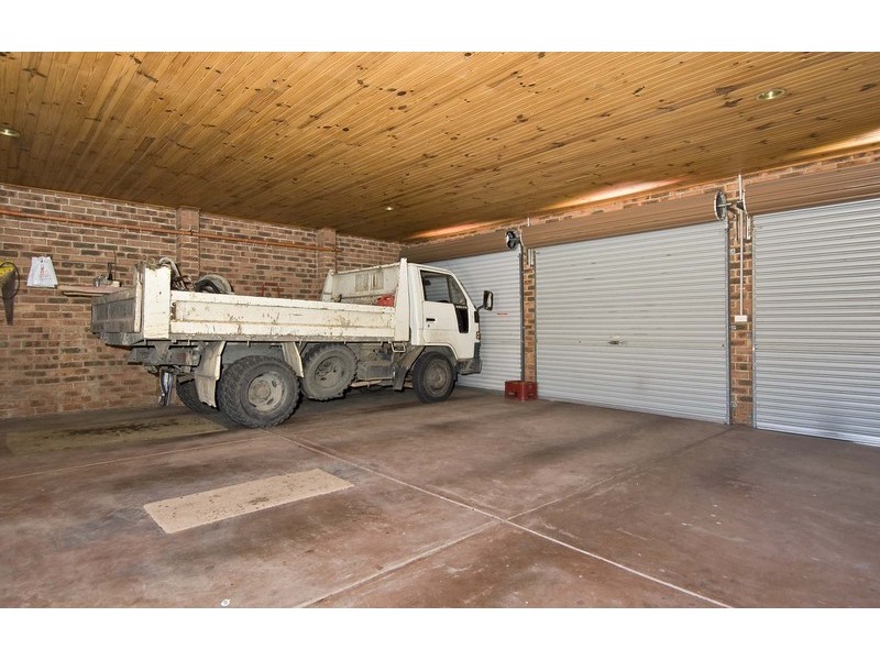 86 Woodville Road, Mooroolbark VIC 3138