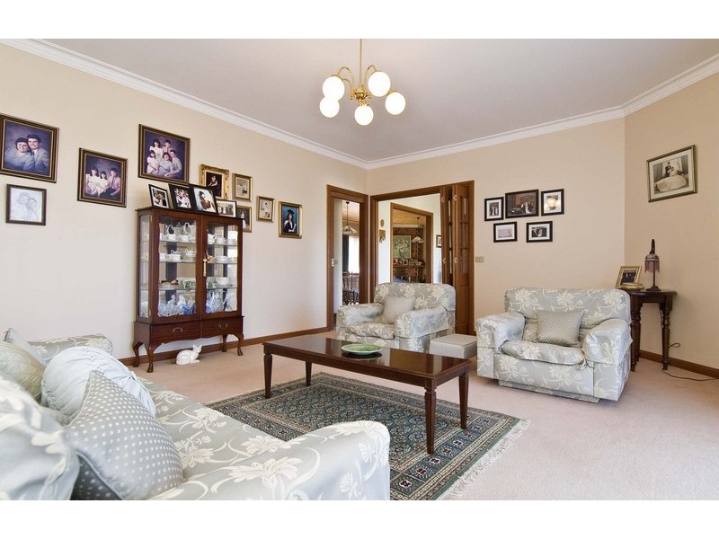 86 Woodville Road, Mooroolbark VIC 3138
