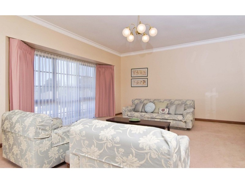 86 Woodville Road, Mooroolbark VIC 3138