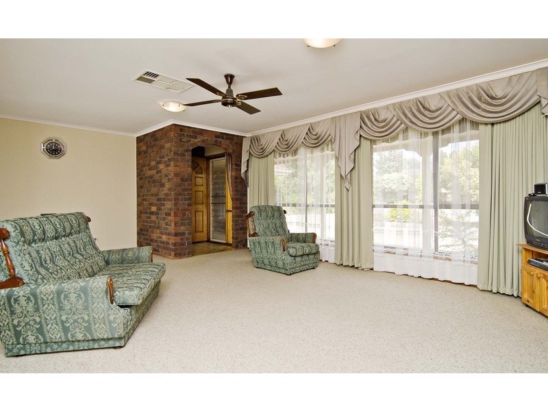 4 Drovers Walk, Chirnside Park VIC 3116