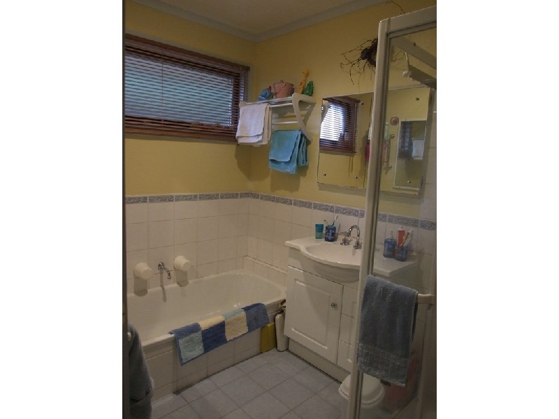 3 Churchill Drive, Mooroolbark VIC 3138