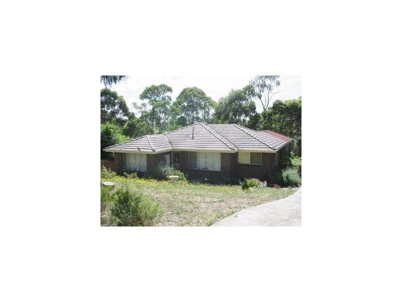 6 Devon Walk, Mooroolbark VIC 3138