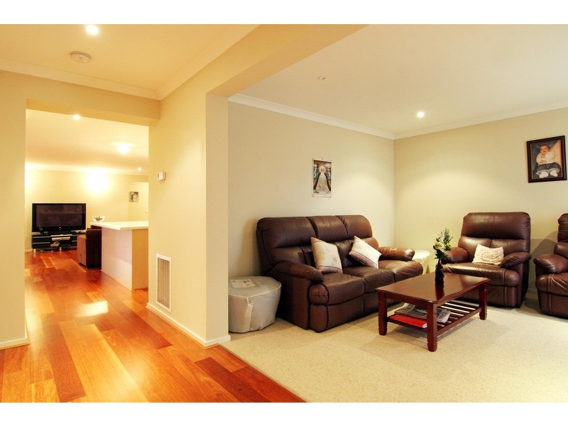64 Blue Ridge Drive, Mooroolbark VIC 3138