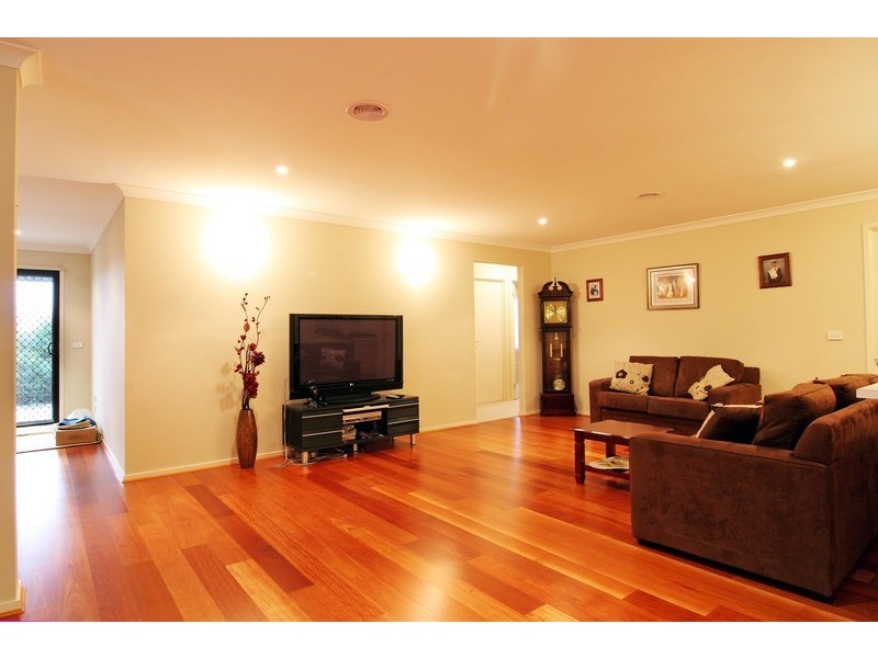 64 Blue Ridge Drive, Mooroolbark VIC 3138