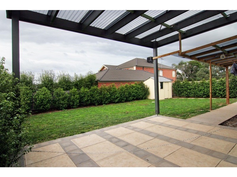 64 Blue Ridge Drive, Mooroolbark VIC 3138